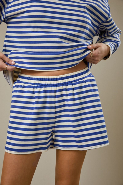 CREW-NECK STRIPED SWEATSHIRT WITH OVERLOCK DETAIL AND HIGH-RISE ELASTIC WAIST SWEATSHORTS