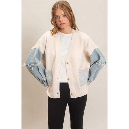V-NECK CARDIGAN W DISTRESSED DENIM SLEEVES