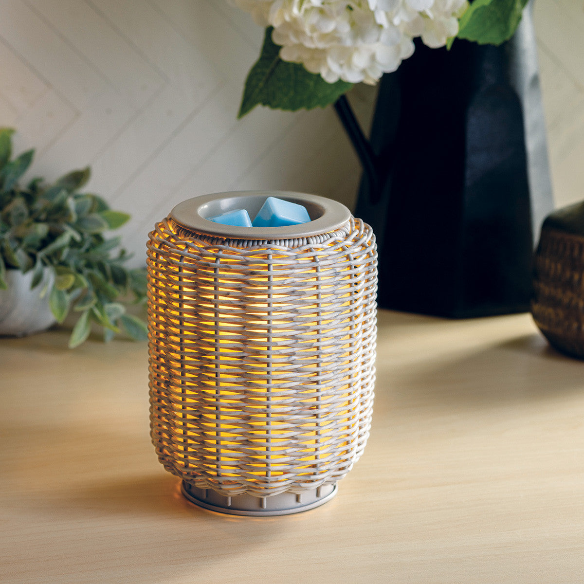 WICKER GRAY ILLUMINATION WARMER
