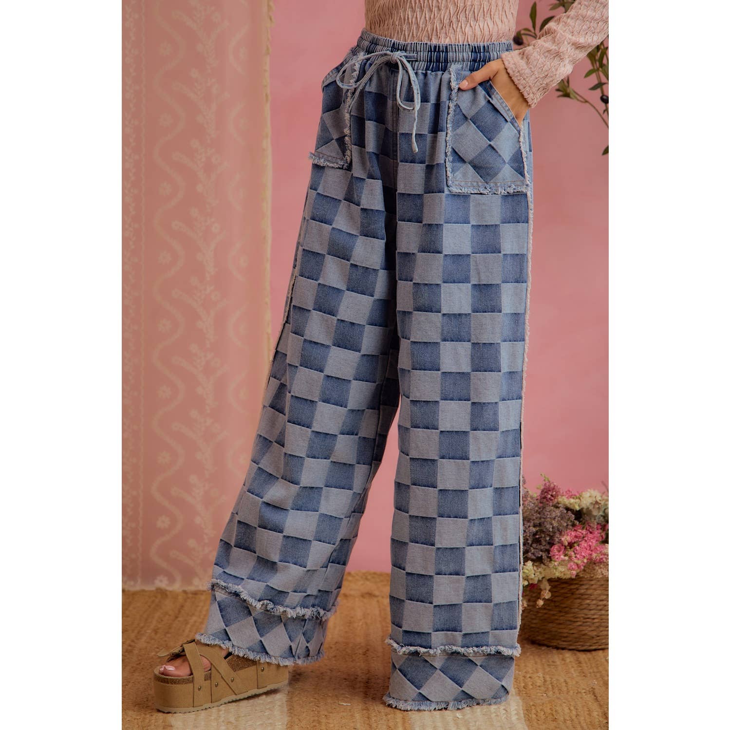 WASHED DENIM CHECKER FRAYED EDGE DETAIL WIDE LEG JEANS