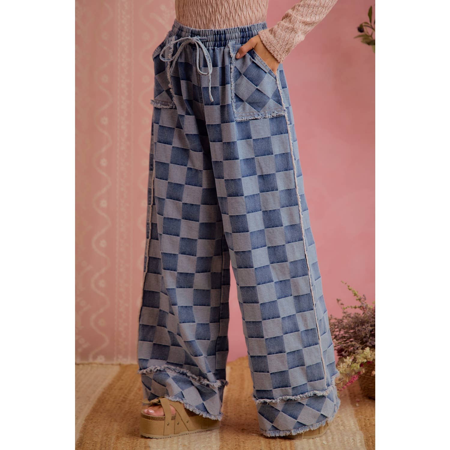 WASHED DENIM CHECKER FRAYED EDGE DETAIL WIDE LEG JEANS