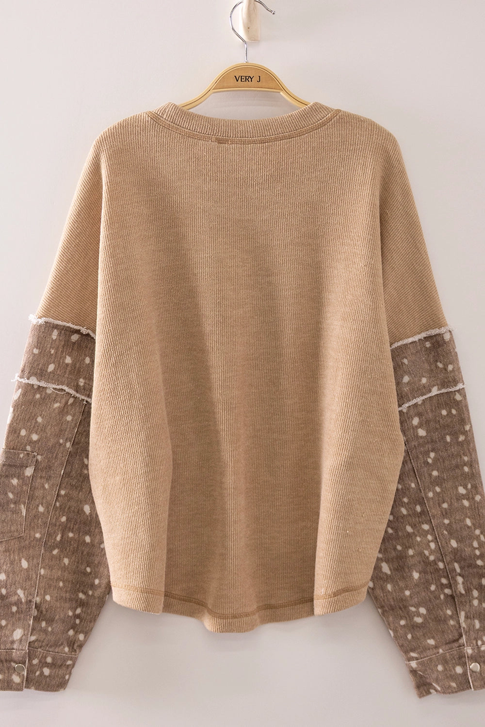 CONTRAST PRINT SLEEVE THERMAL TOP CAMEL