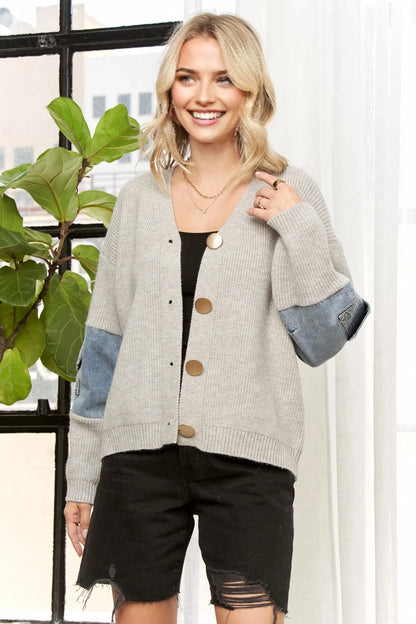 GREY KNIT JACKET WITH DENIM POCKETS