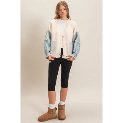 V-NECK CARDIGAN W DISTRESSED DENIM SLEEVES