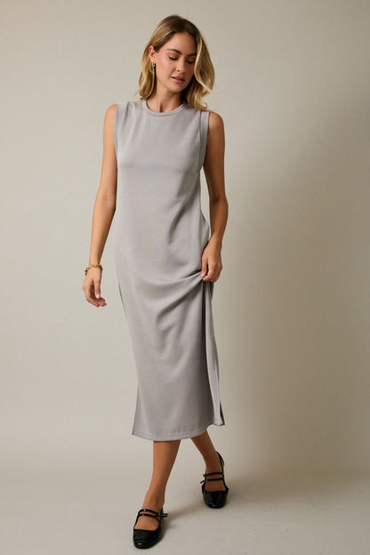 ROUND NECK SLEEVELESS MAXI DRESS