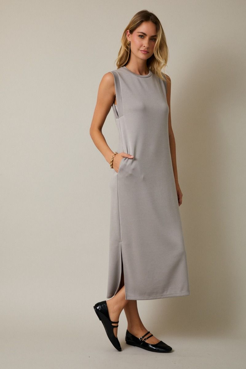 ROUND NECK SLEEVELESS MAXI DRESS